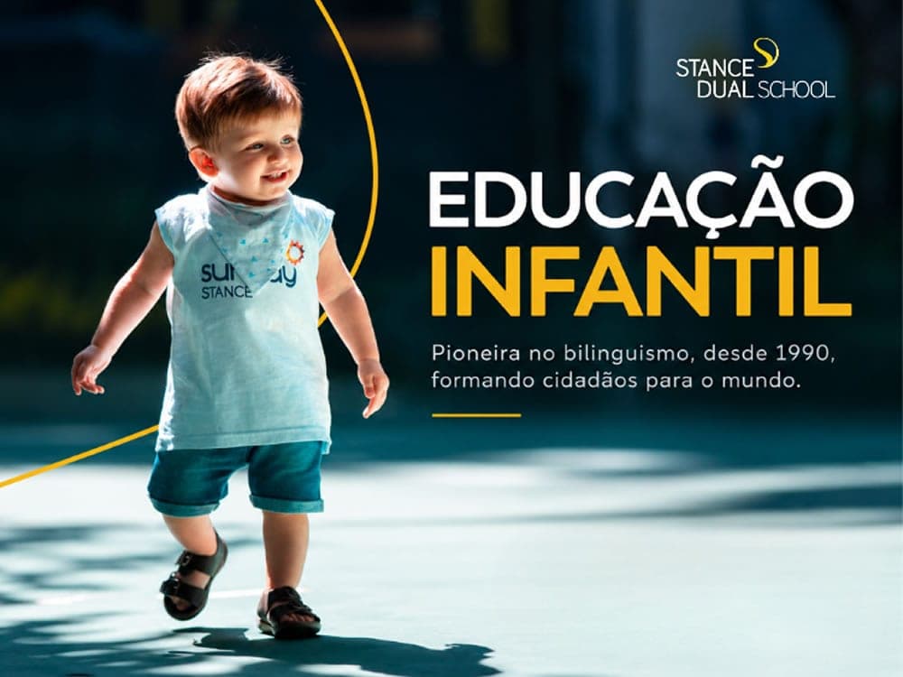 Educação Infantil: pioneira no bilinguismo, desde 1990, formando cidadãos para o mundo. Criança pequena caminhando