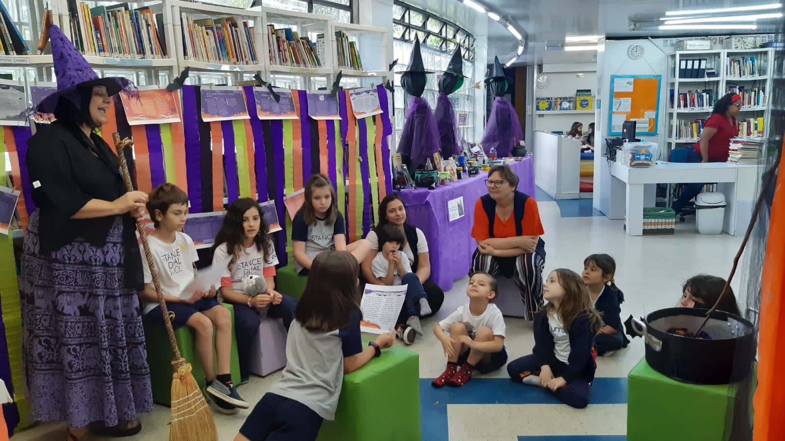 The Witches Brew - Halloween na Biblioteca