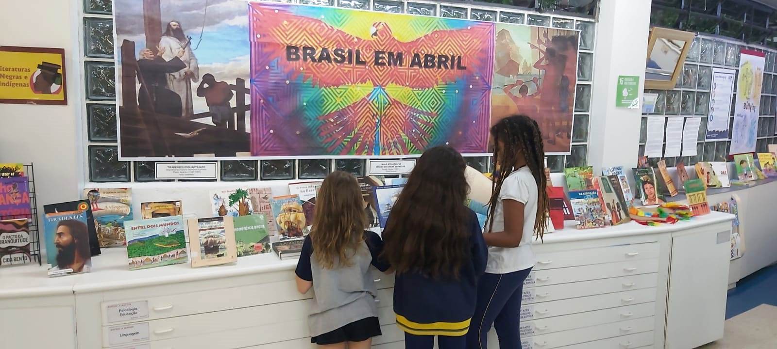 Exposição Brasil em Abril